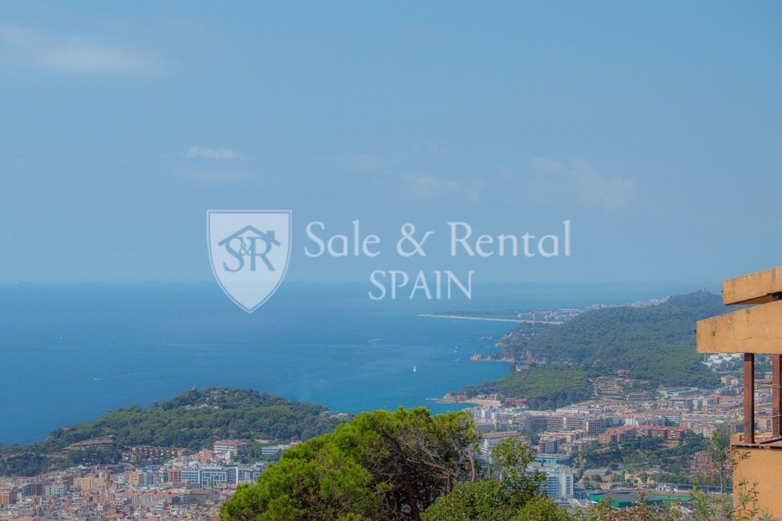 Chalet in Lloret de Mar, Catalonia, Spain 5 - 18599588