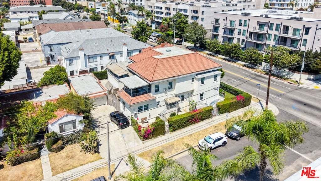 Los Angeles, California, United States 1 - 18601063