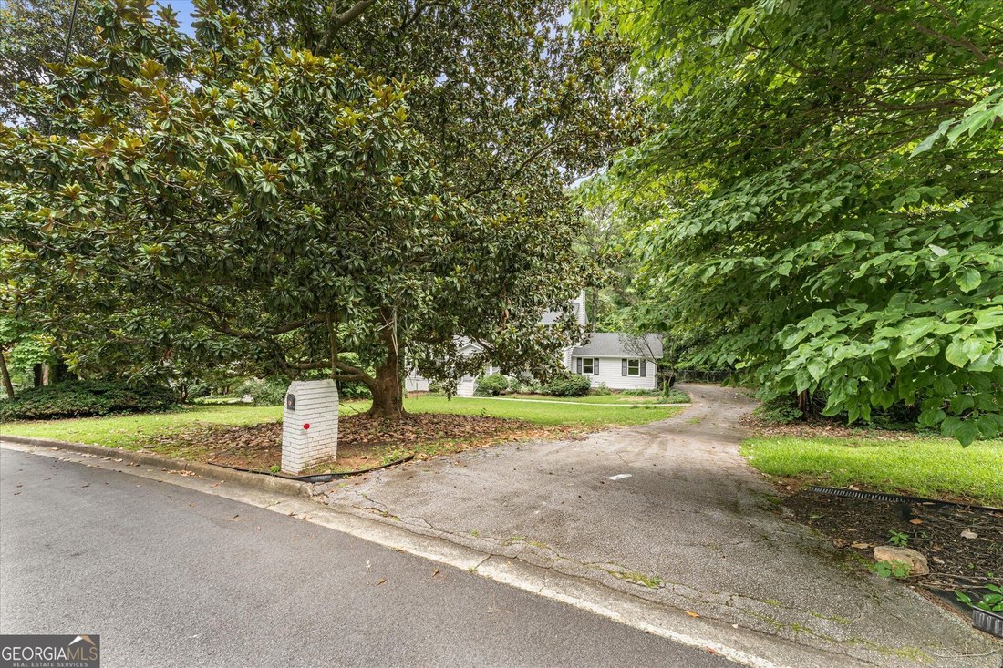 House in Stone Mountain, Georgia, United States 3 - 18597804