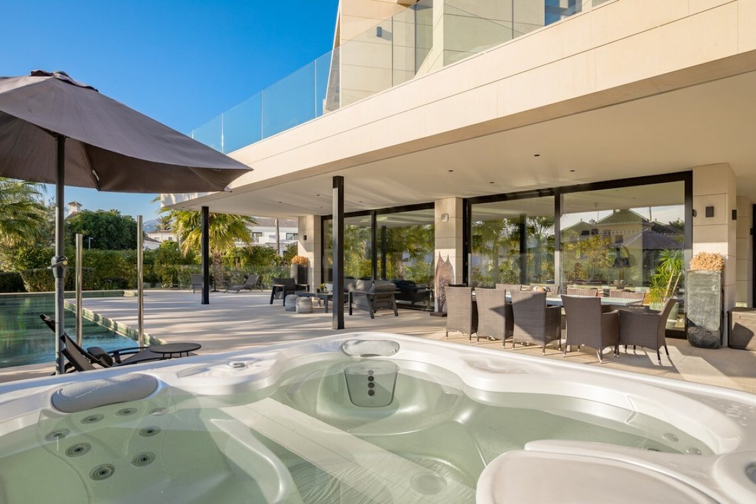 Villa in Puerto Banus, Marbella, Spain 4 - 18597108