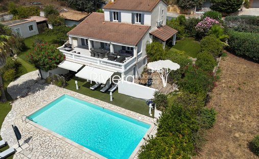 Villa in La Croix-Valmer, Provence-Alpes-Côte d'Azur, France 1