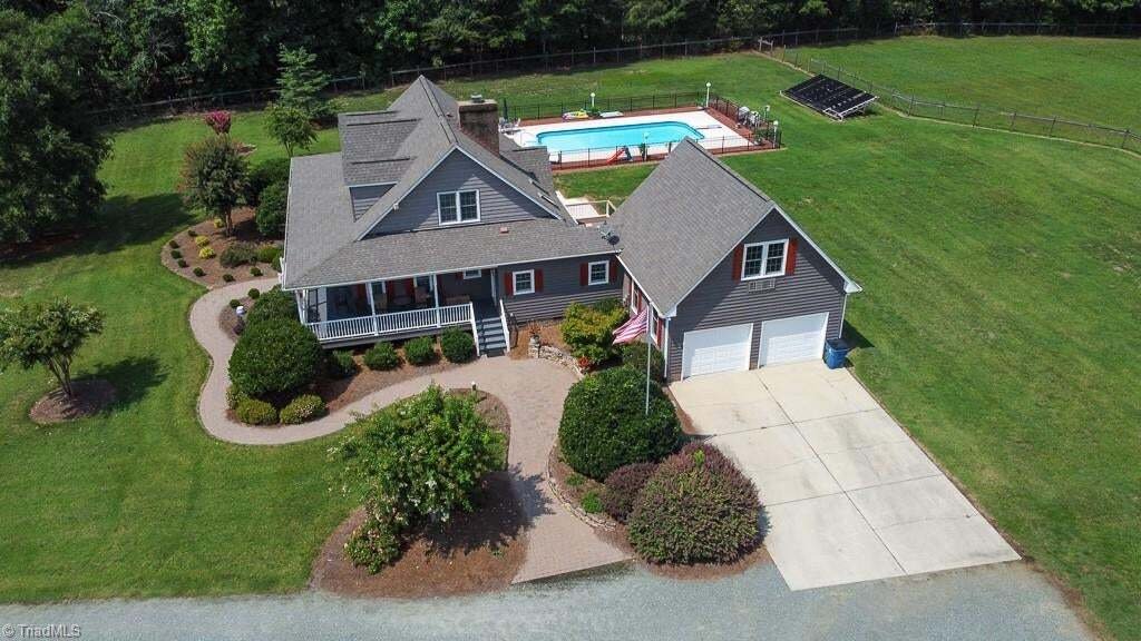 House in Liberty, North Carolina, United States 3 - 18600992