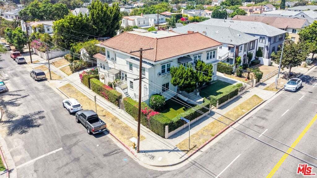 Los Angeles, California, United States 3 - 18601063