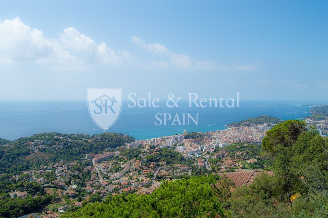 Chalet in Lloret de Mar, Catalonia, Spain 3 - 18599588