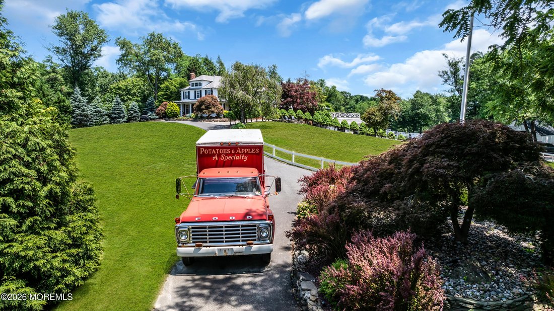 House in Marlboro Township, New Jersey, United States 1 - 18602364