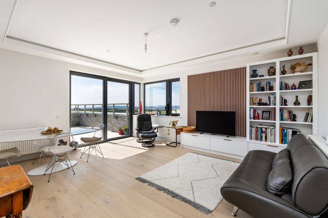 Apartment in Dublin, County Dublin, Ireland 3 - 18596634