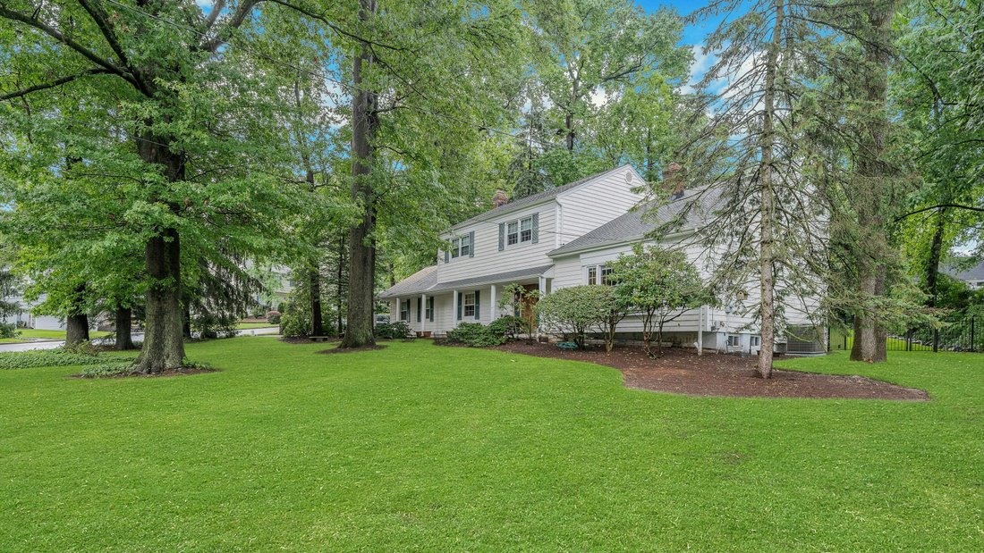 Townhouse in Cedar Grove, New Jersey, United States 1 - 18600770