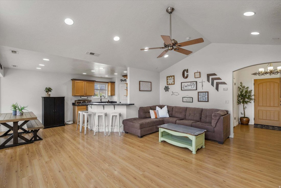 House in Eden, Utah, United States 5 - 18596639