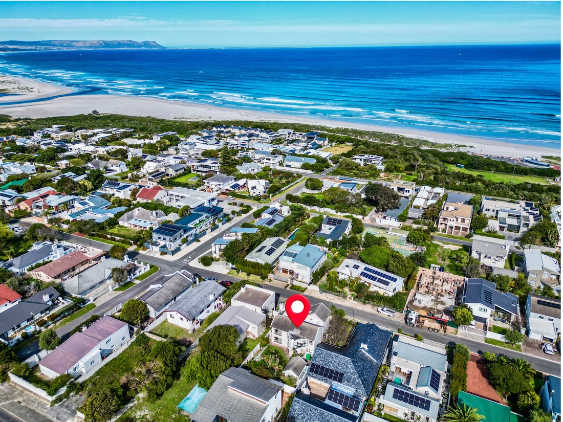 Country House in Overstrand Local Municipality, Western Cape, South Africa 1 - 18598863