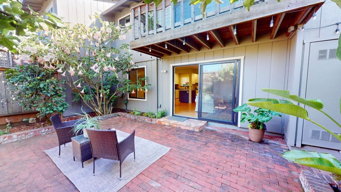 Townhouse in Santa Cruz, California, United States 1 - 18596679