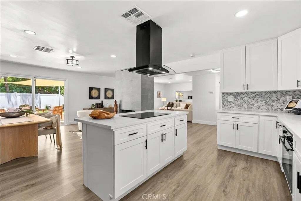 House in Santa Ana, California, United States 5 - 18322001
