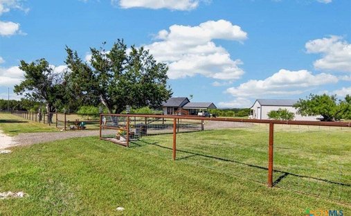 House in The Grove, Texas, United States 1