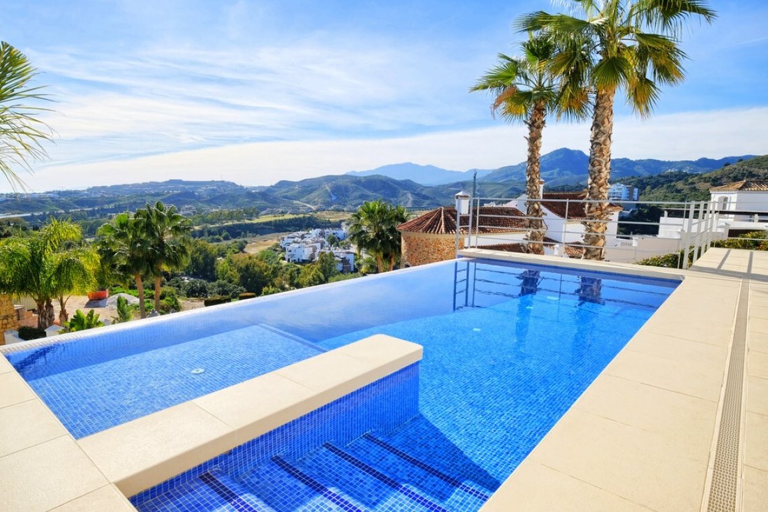 Villa in Benahavis, Andalusia, Spain 4 - 18597014