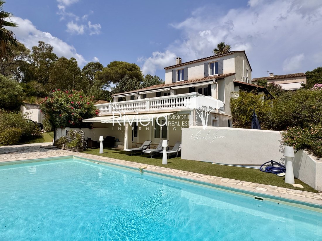 Villa in La Croix-Valmer, Provence-Alpes-Côte d'Azur, France 2 - 18600455