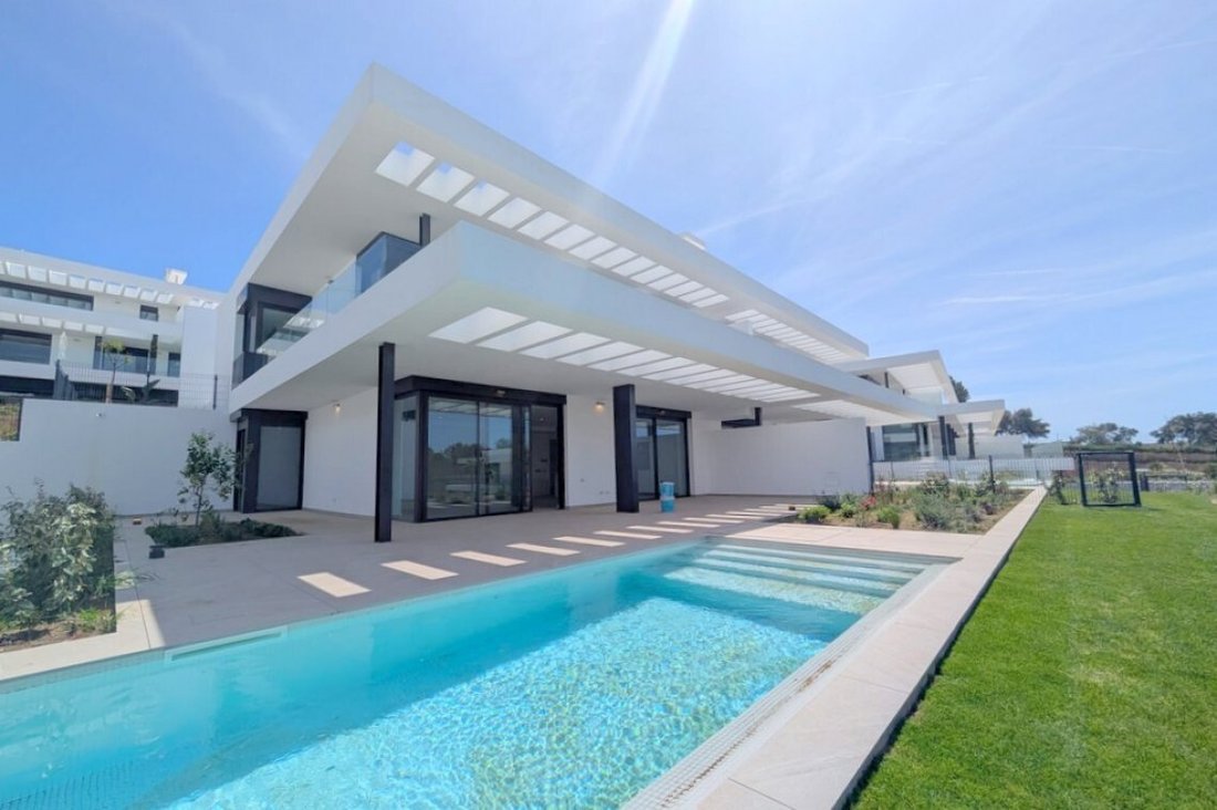 House in Elviria-Cabopino, Marbella, Spain 1 - 18596879