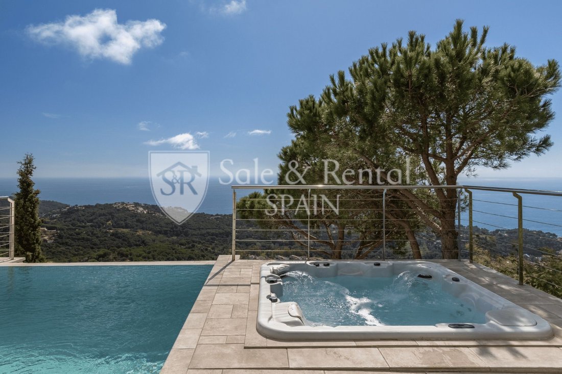 Chalet in Lloret de Mar, Catalonia, Spain 4 - 18599588