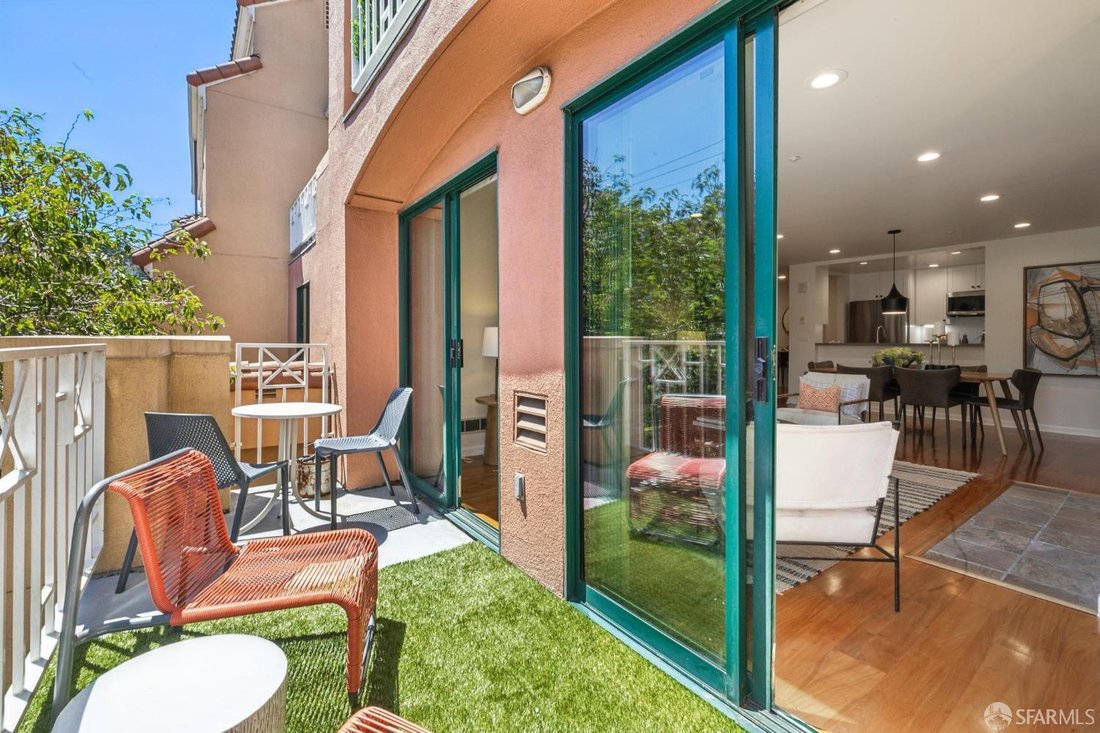 Condo in San Francisco, California, United States 2 - 18599632