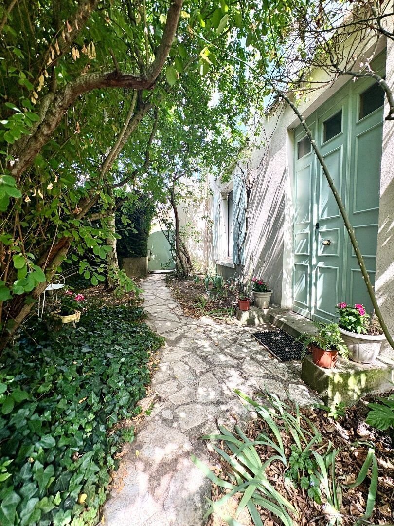 House in Marly-le-Roi, Ile-de-France, France 2 - 18597614