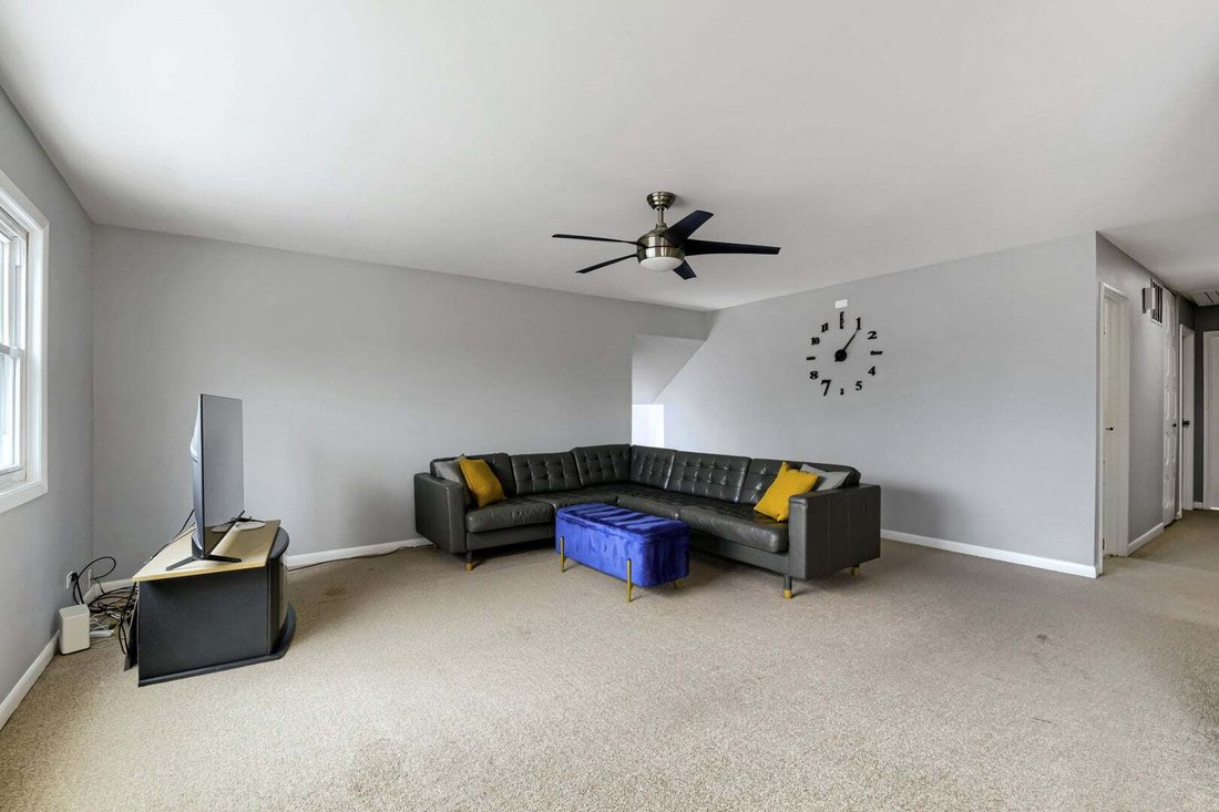 House in Elk Grove Village, Illinois, United States 5 - 18601372