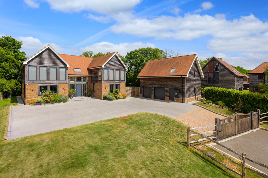 Country House in Maidstone, England 1 - 18596094