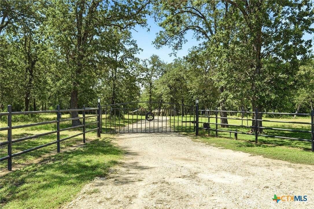 House in Davilla, Texas, United States 1 - 18596696