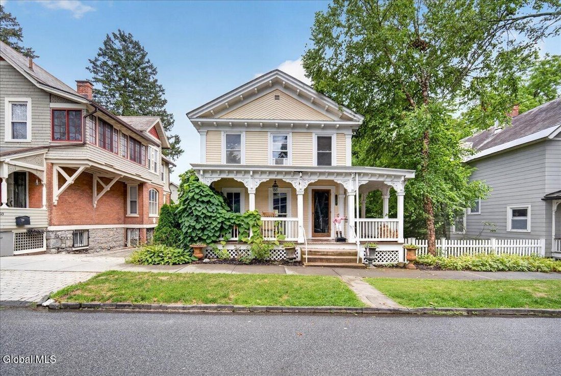 Casa a Saratoga Springs, New York, Stati Uniti 1 - 18600806