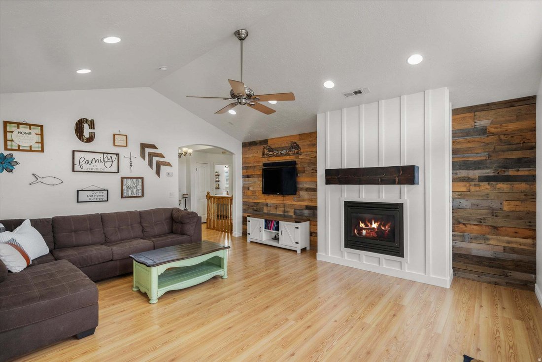 House in Eden, Utah, United States 4 - 18596639