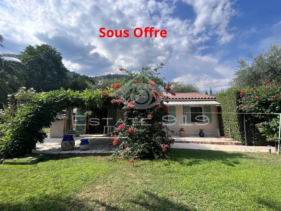 Villa in Grasse, Provence-Alpes-Côte d'Azur, France 1 - 18429369