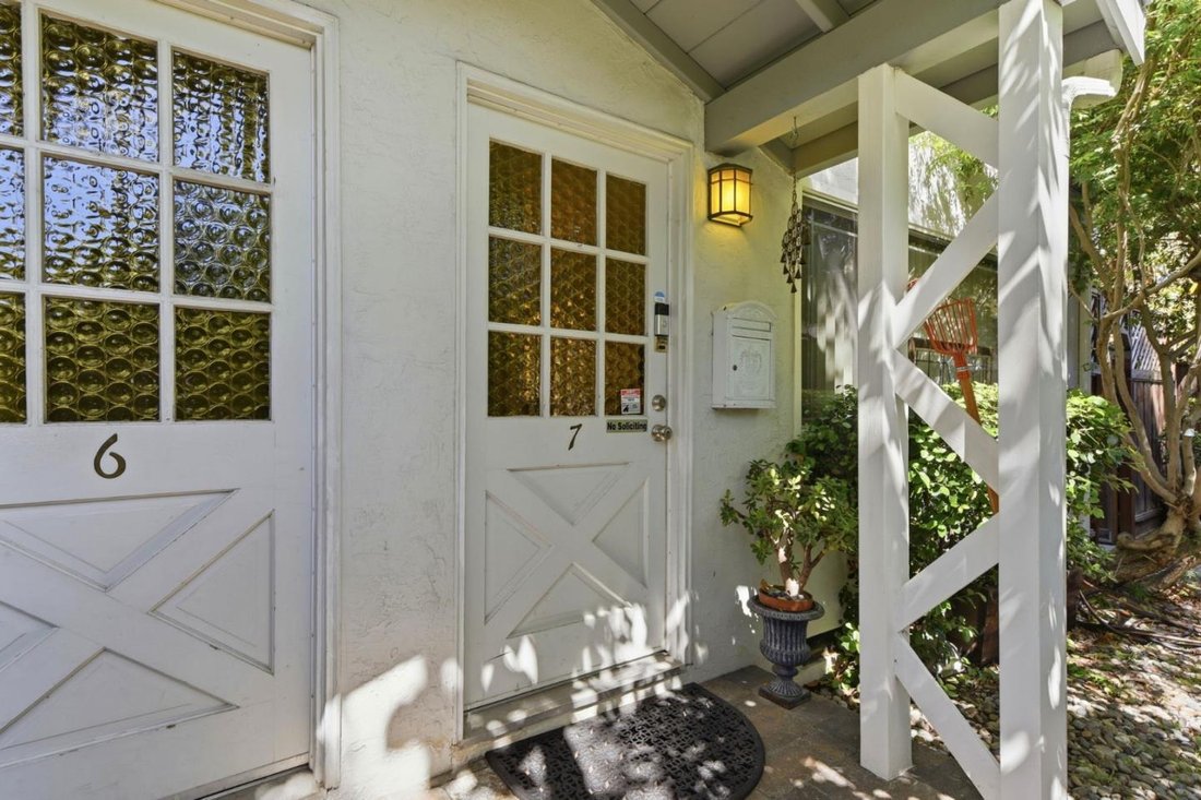 Mountain View, California, United States 5 - 18600628