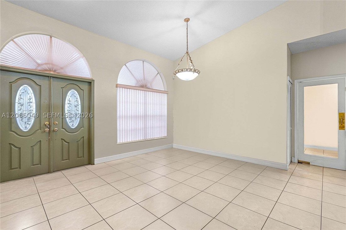 House in Miami, Florida, United States 5 - 18596752
