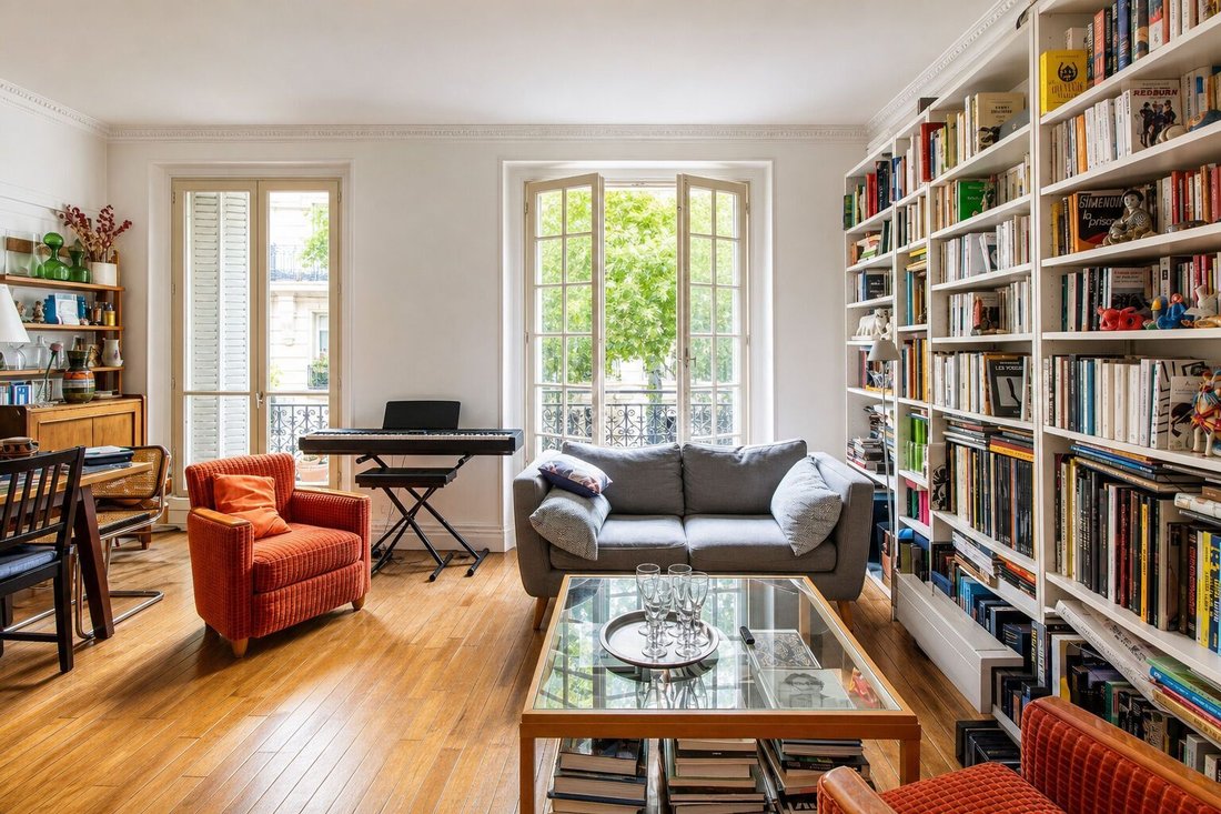 Apartment in Clignancourt-Jules Joffrin, Paris 18e Arrondissement, Paris 2 - 18597392