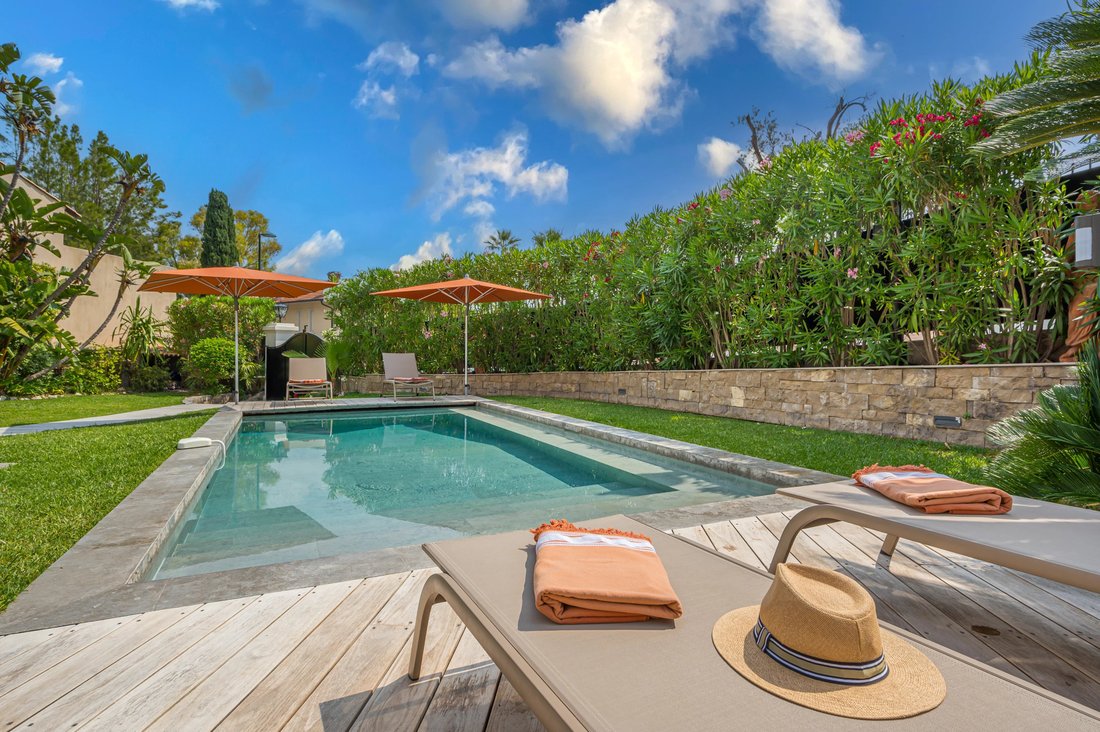 Villa in French Riviera, Provence-Alpes-Côte d'Azur, France 2 - 18070255