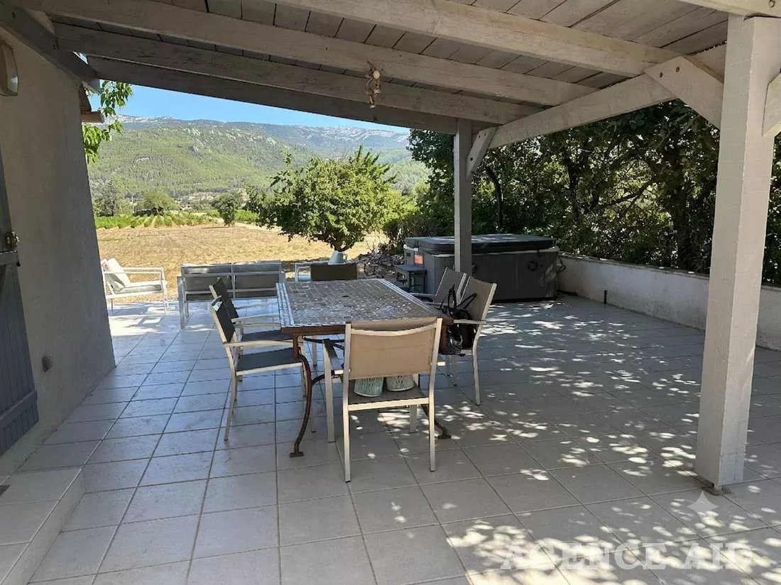 Estate in Cuges-les-Pins, Provence-Alpes-Côte d'Azur, France 2 - 18598500