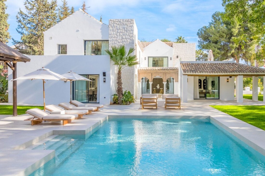 Villa in Marbella, Andalusia, Spain 1 - 18596897