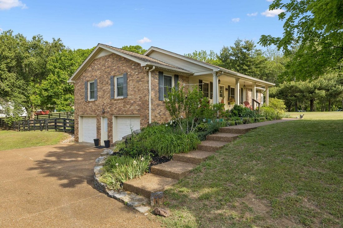 House in Thompson's Station, Tennessee, United States 1 - 18597077