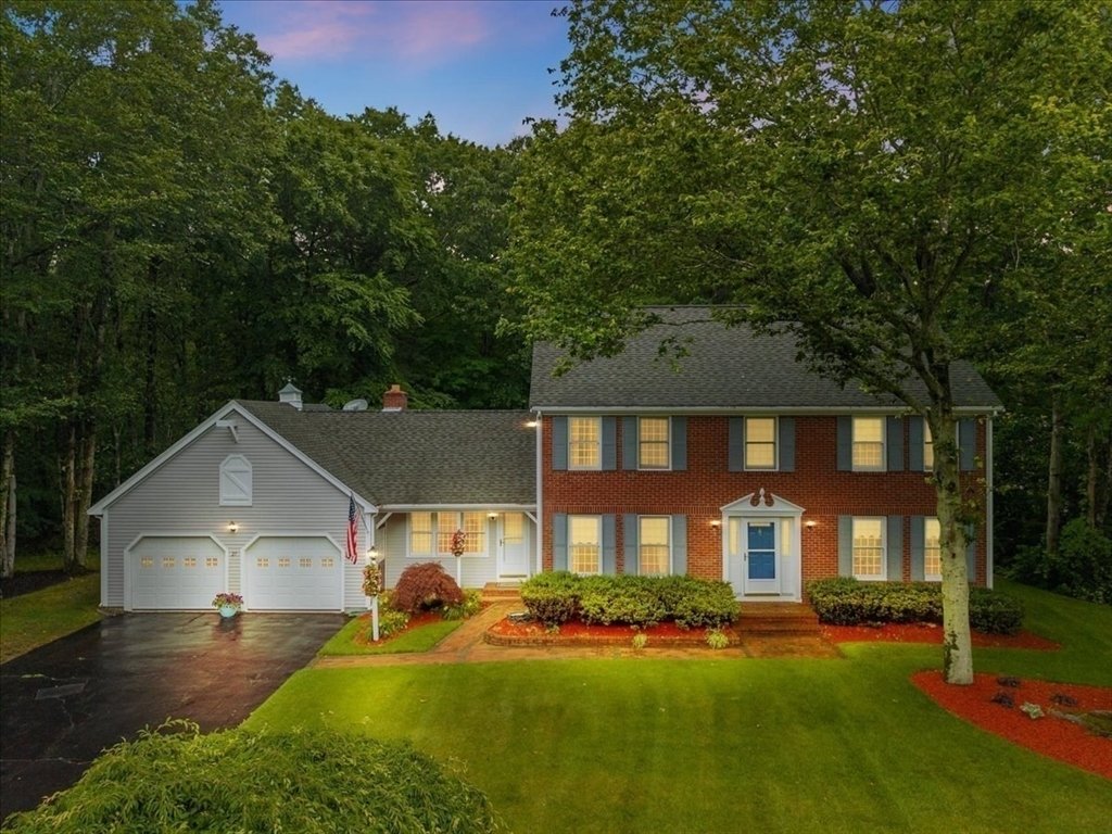 House in Taunton, Massachusetts, United States 3 - 18260994