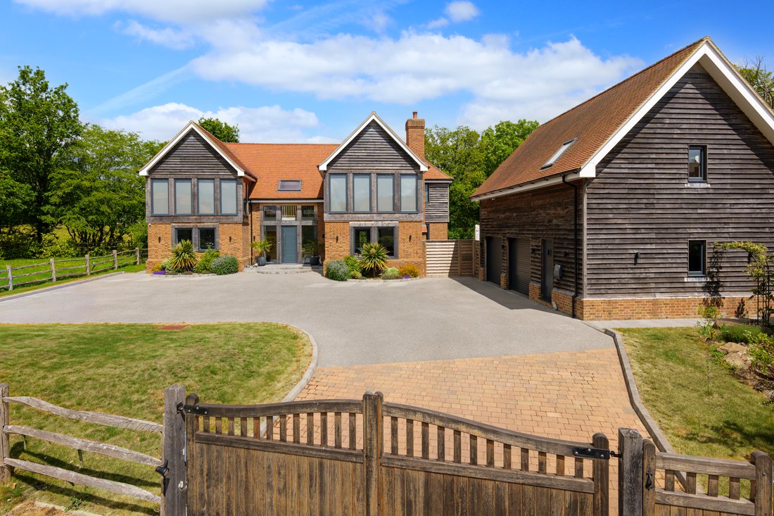 Country House in Maidstone, England 2 - 18596094