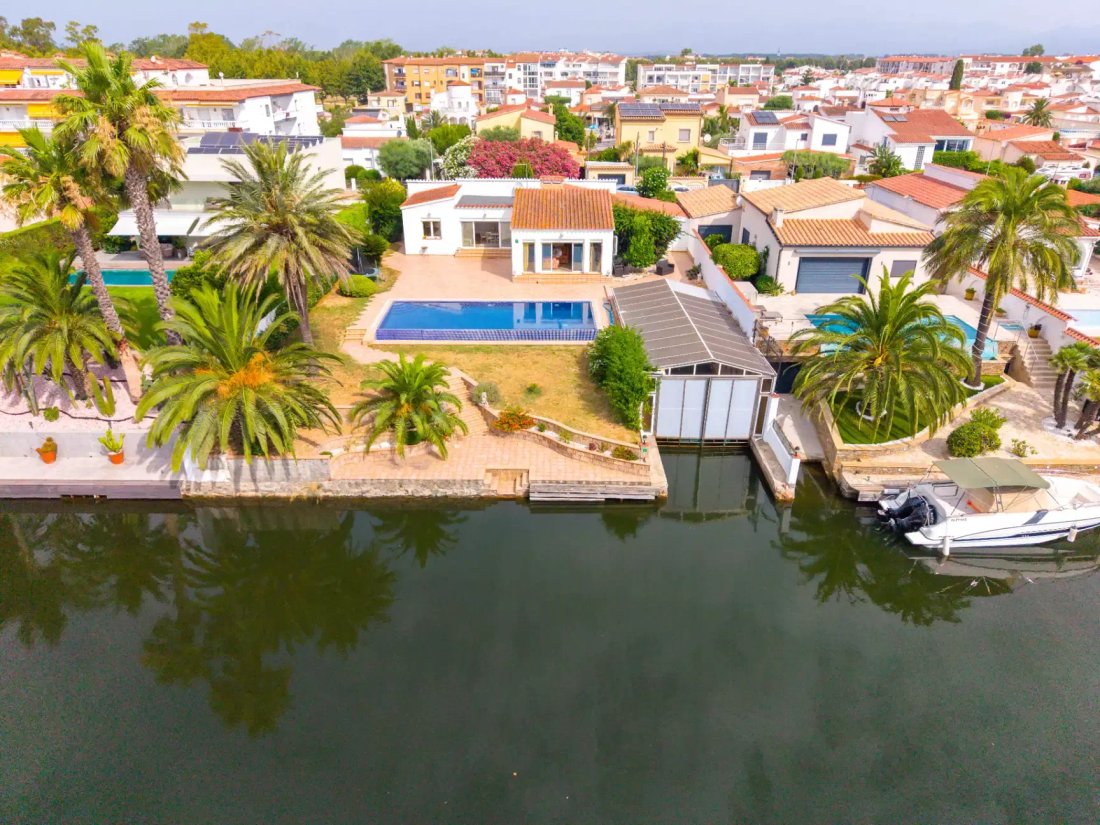 House in Empuriabrava, Catalonia, Spain 4 - 18600358