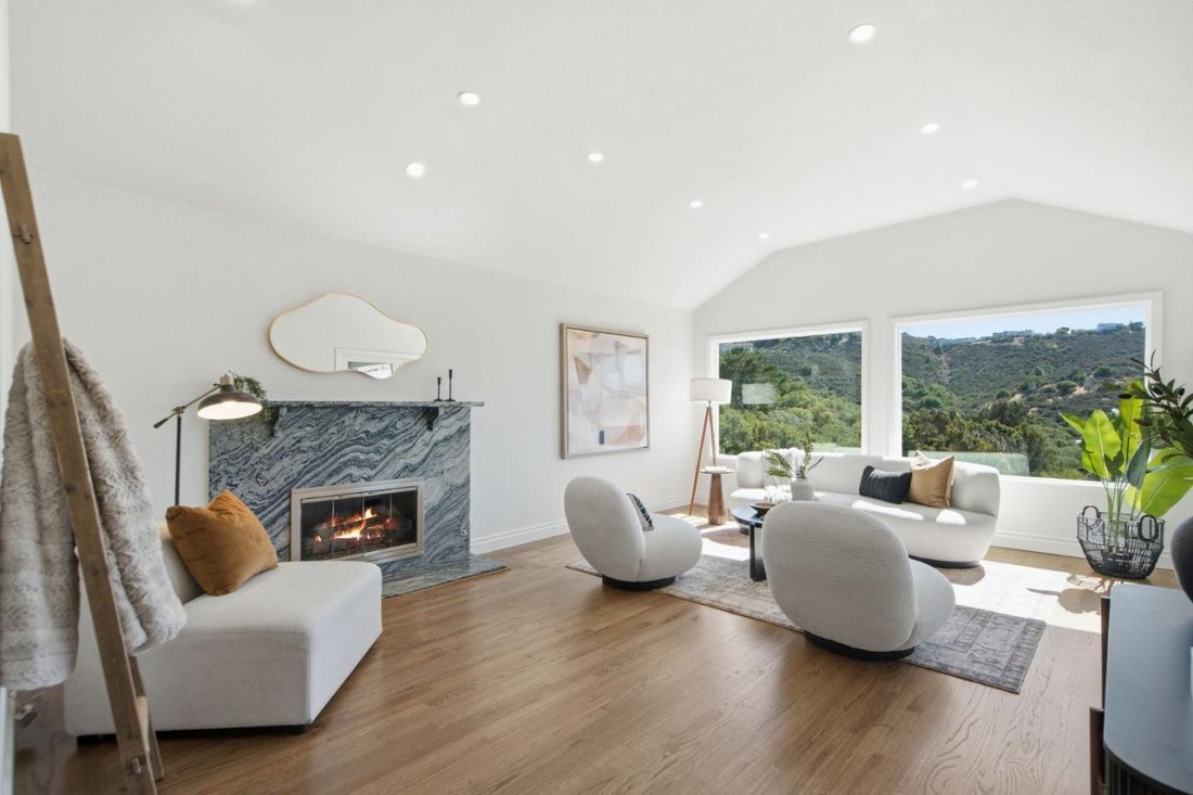 House in San Carlos, California, United States 4 - 18596666