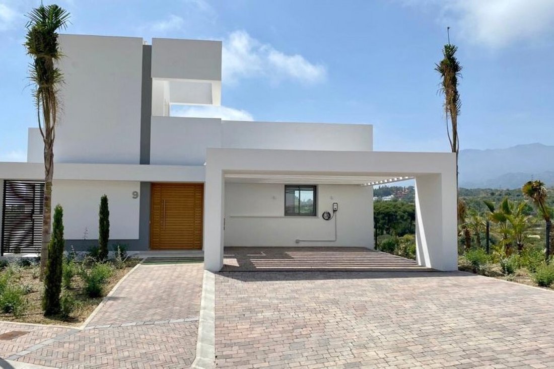 Villa in Nueva Andalucia, Marbella, Spain 3 - 18597395