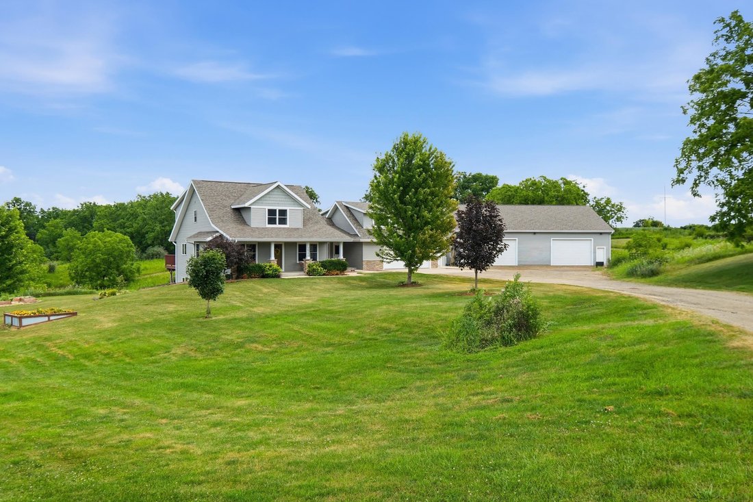 House in Blue Mounds, Wisconsin, United States 3 - 18599669