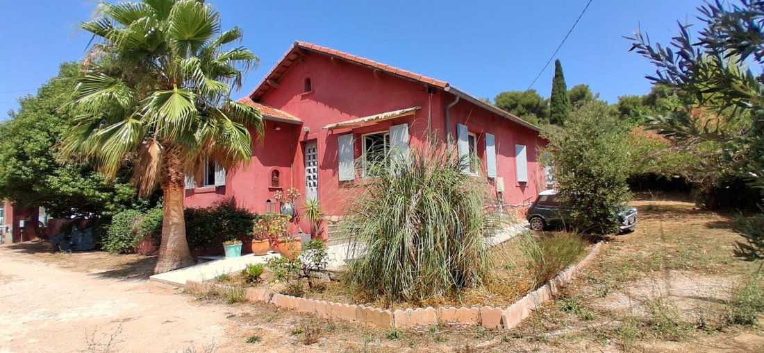 Villa in Village, Saint-Mandrier-sur-Mer, France 1 - 18597479