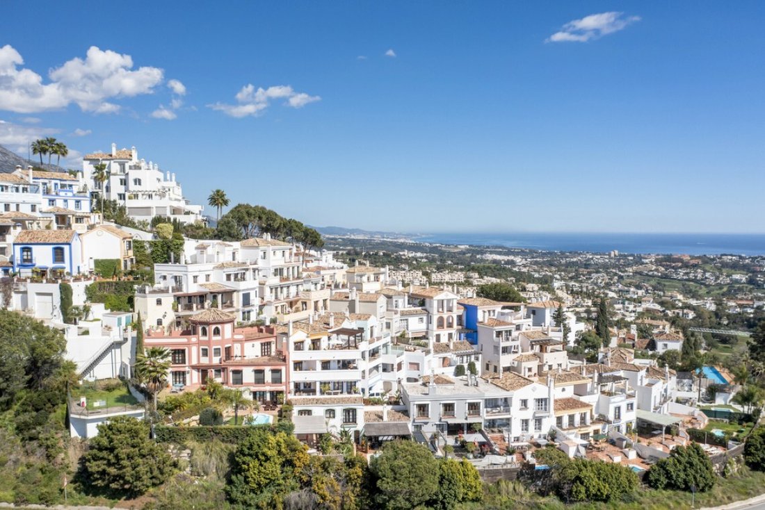 Townhouse in Benahavis, Andalusia, Spain 2 - 18596844