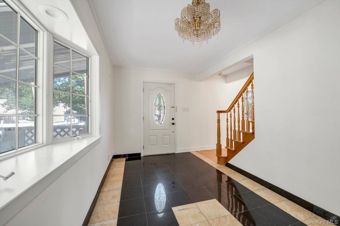House in New Hyde Park, New York, United States 3 - 18602349