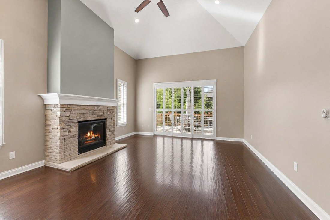 Condo in Bolingbrook, Illinois, United States 5 - 18601472