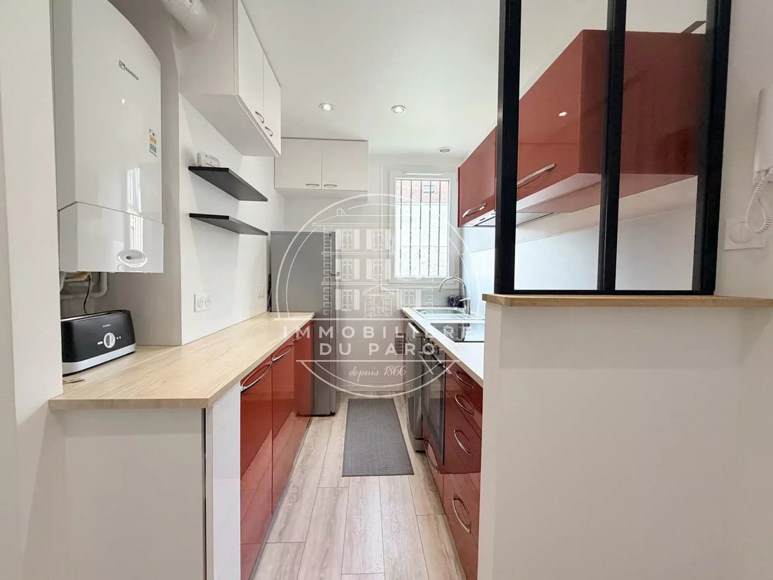 Apartment in Saint-Germain-en-Laye, Ile-de-France, France 1 - 17429791
