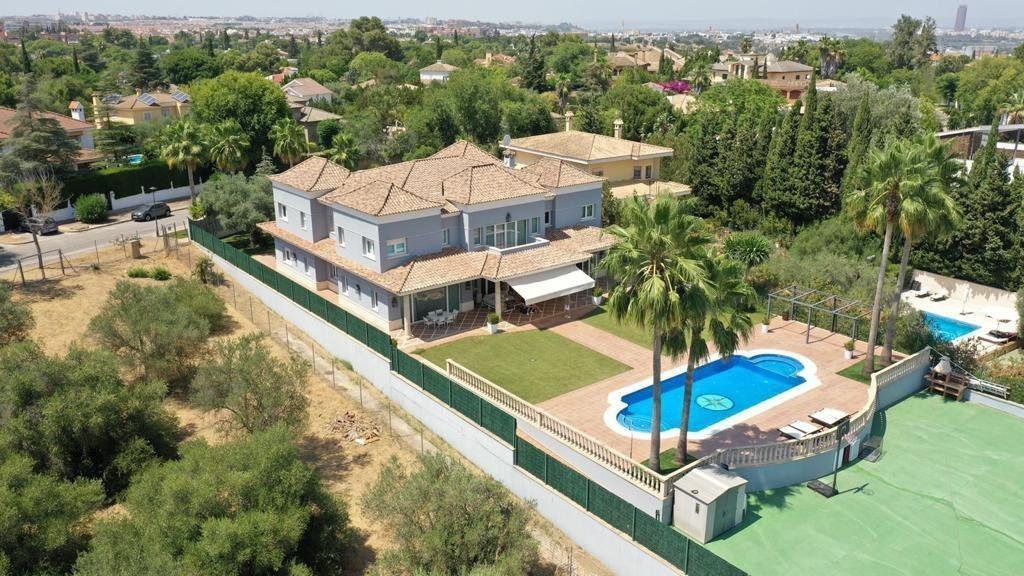 Villa in Gelves, Andalusia, Spain 1 - 18602321