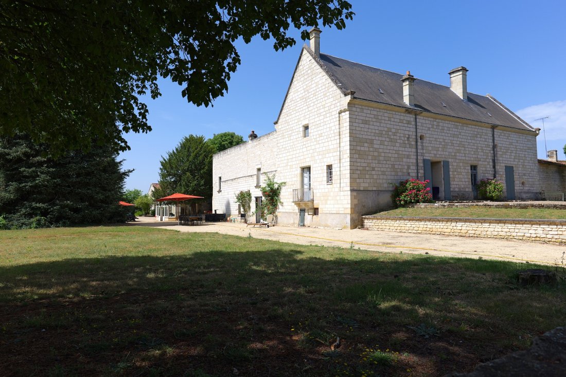 House in Fontevraud-l'Abbaye, Pays de la Loire, France 2 - 16479614