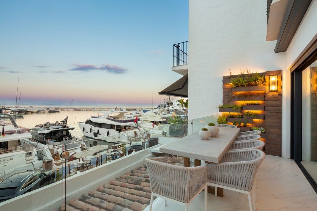 Wohnung in Puerto Banús, Marbella, Spanien 4 - 18598140