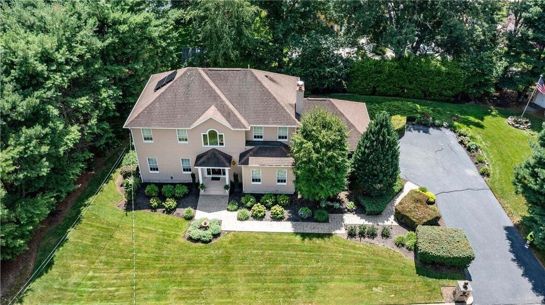 House in Lincoln, Rhode Island, United States 4 - 18586654